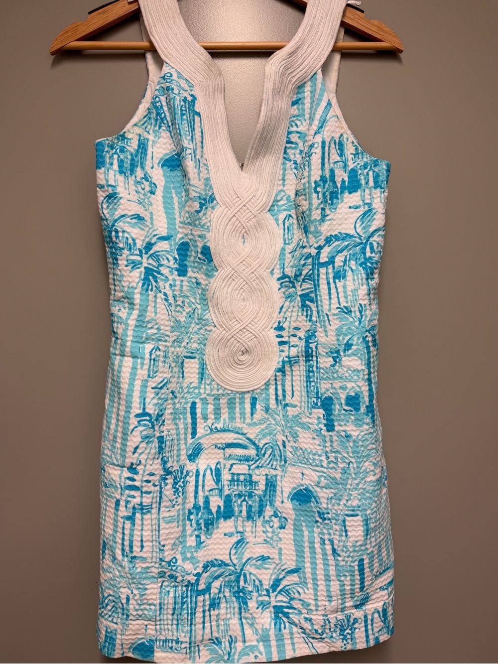 Woman’s white  and Aqua Palm-Print Sleeveless Dress